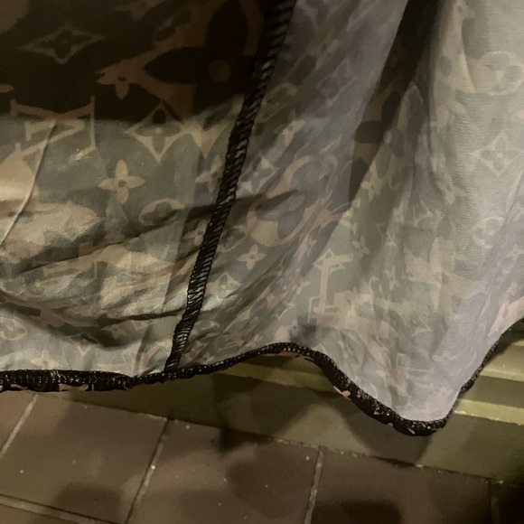 Louis Vuitton LV Designer button down top silk style monogrammed shirt size XL - Picture 6 of 16